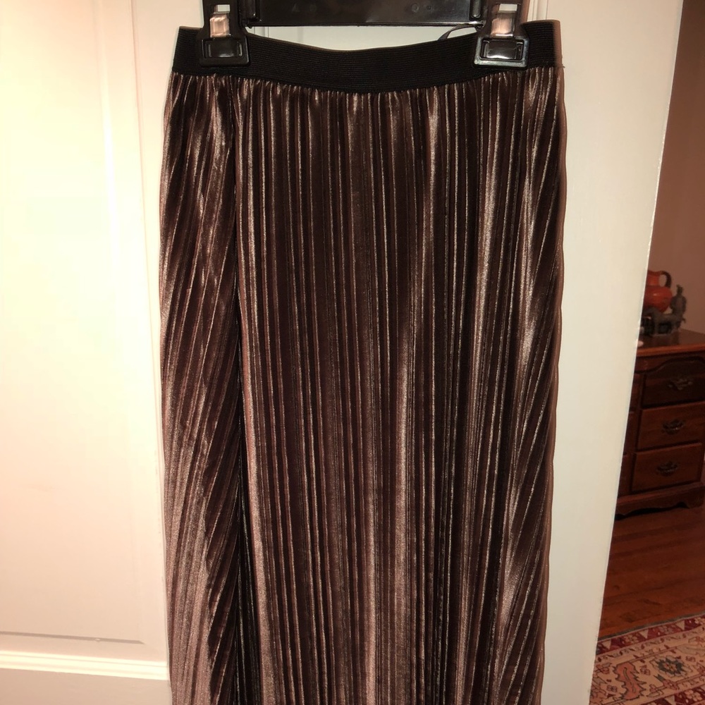 Velvet midi skirt